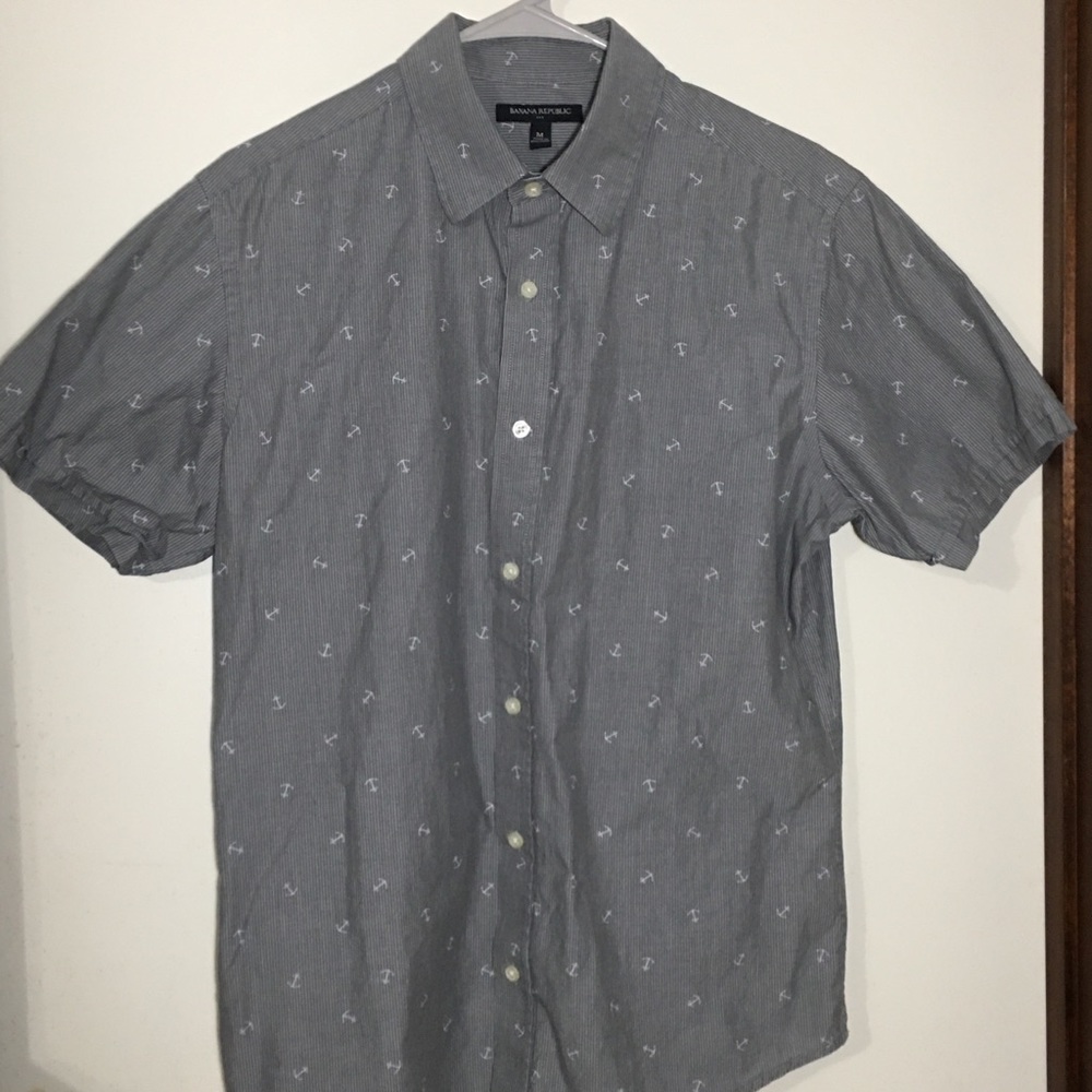 Shortsleeved button down shirt